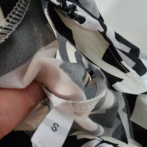 Black & White Flowy Shorts - Picture 3 of 4